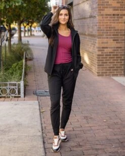 Berry Brami Tank -Active Aura Shop BramiTank Lifestyle 6