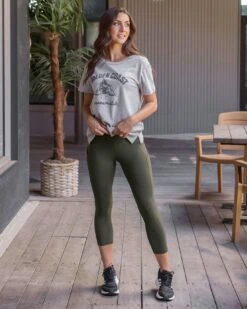 Daily Capri Olive Pocket Leggings - FINAL SALE 13 Daily Capri Olive Pocket Leggings - FINAL SALE -Active Aura Shop DailyCapriPocketLeggings Olive 6