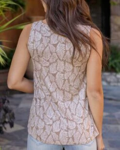 New Neutral Leaf Perfect Pocket V-Neck Tank - FINAL SALE 14 New Neutral Leaf Perfect Pocket V-Neck Tank - FINAL SALE -Active Aura Shop NewPerfectFitPocketVNeckTank NeutralLeaf 6