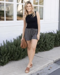 Seamless Cut-Out Layering Tank In Black -Active Aura Shop SeamlessCutOutLayeringTank Black 5