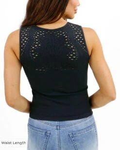 Seamless Cut-Out Layering Tank In Black -Active Aura Shop SeamlessCutOutLayeringTank Waist 2